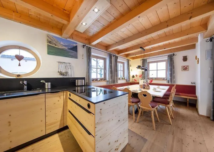 Tatil Evi Schoeneben Sonnenwende Wald im Pinzgau