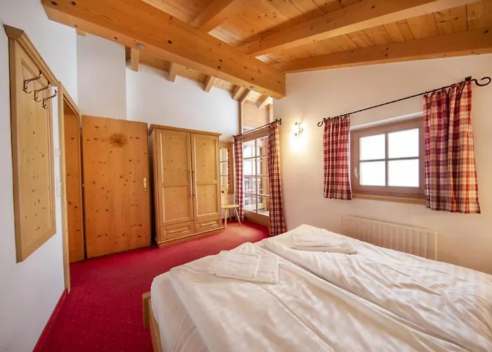 Schoeneben Sonnenwende * Wald im Pinzgau